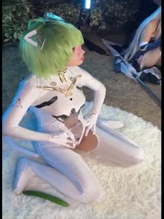 国内CP漫展外部惊现福利姬！众多摄影师争相蹭拍 现场生图流出！_2025-11-12_15-53-17