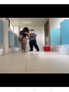 公共洗手间自慰被保安发现抓起来了