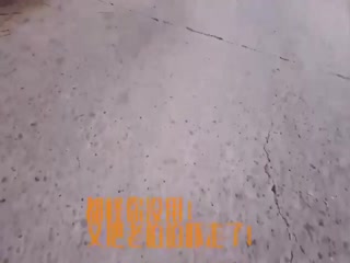 刺激户外露出，吓跑农民工