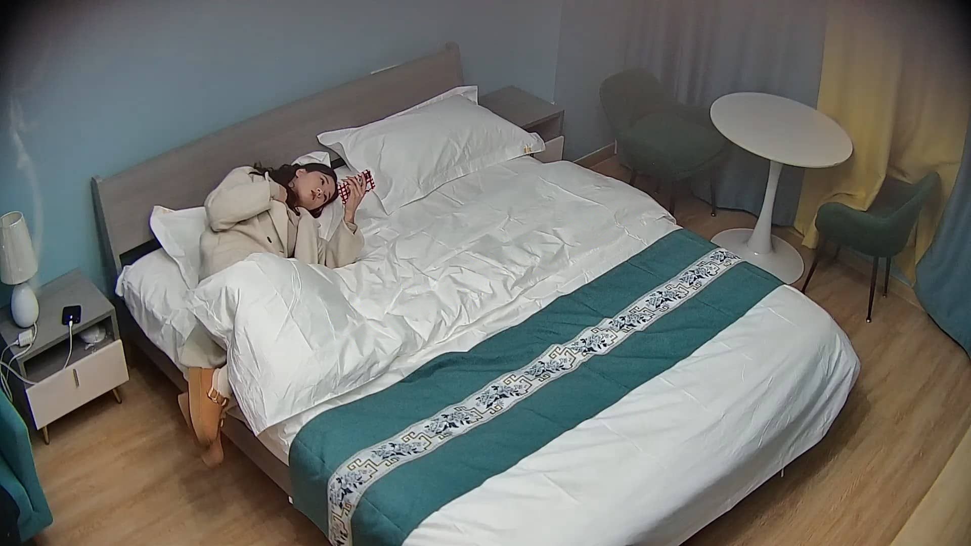 ❤️20251212❤️瓜子脸精致美女被胖男友站桩输出后抱起来操