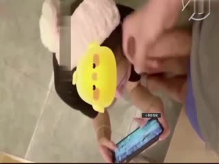 【舞蹈老师】长沙某师范大学实习舞蹈生老师，我的舞蹈老师表妹长期被金主带着朋友一起群P，表妹还是个18线小演员，外表看着很文静其实很反差！