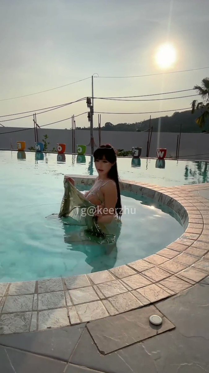 巨乳最新超大尺度 私拍《薄纱透视》快来看看奶头和鲍鱼投稿??