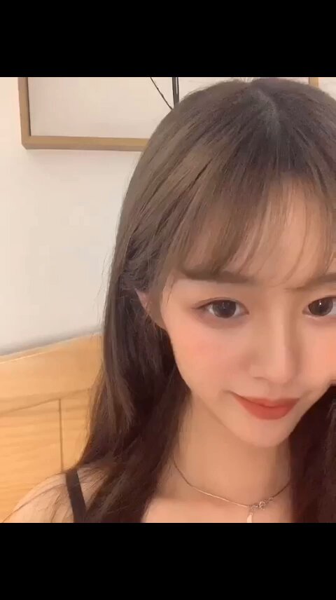 超高颜值美女，校花级别下海直播，找了很久找到了合集，一线天白虎真的很棒！！