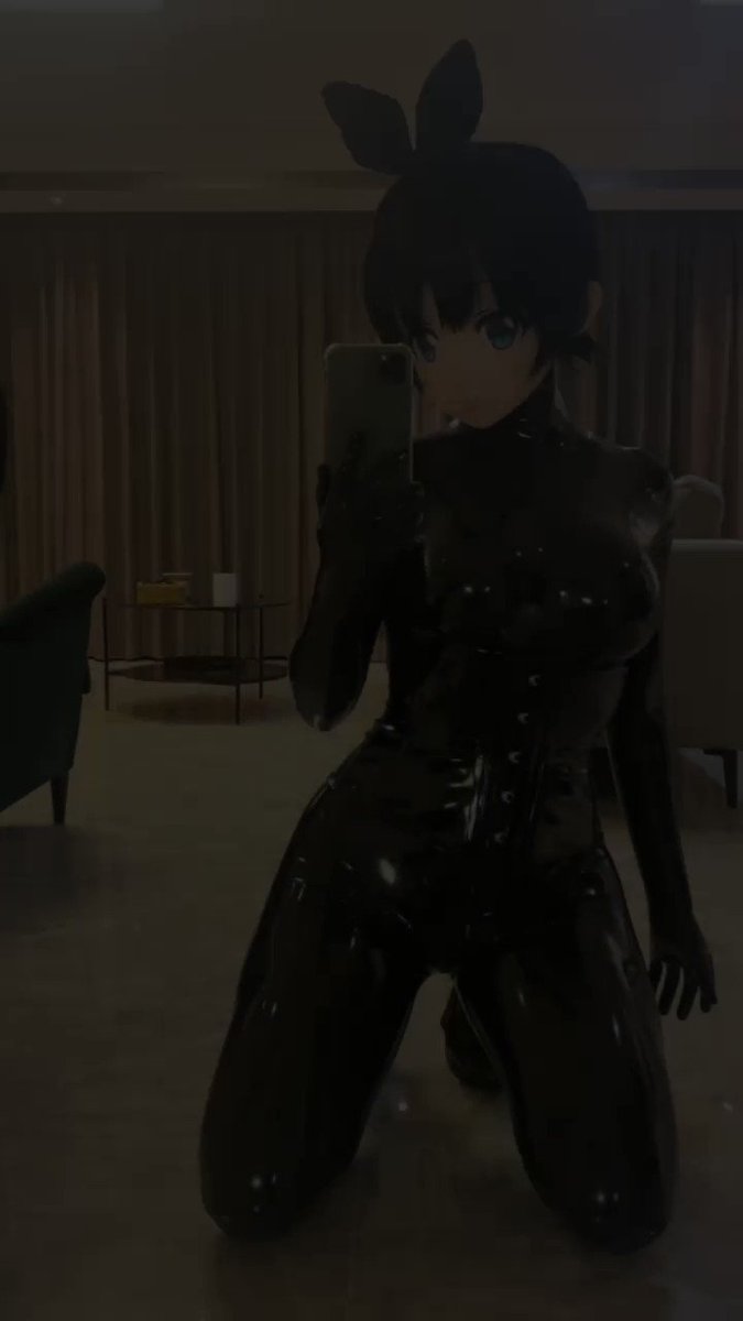 大家对胶衣是这么感兴趣(●°u°●)​ ，我真是没想到啊！那么发一下视频吧，这套胶衣这么多人喜欢一定会拍一套很漂亮的正片放到写真集里当压轴的