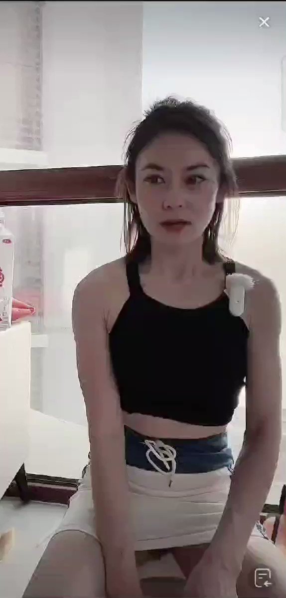 抖音直播 我艹这确实没见过啊  还以为是啥 半天才反应过来