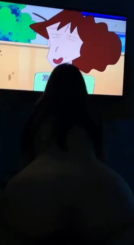 和表弟一边看蜡笔小新一边做爱，这是在找童年的感觉么，不过蜡笔小新也是很黄呢